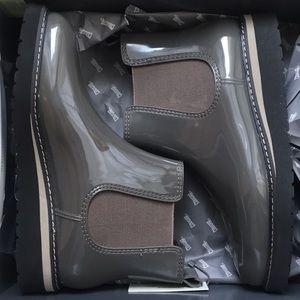 Cougar Rain Boots in walnut
